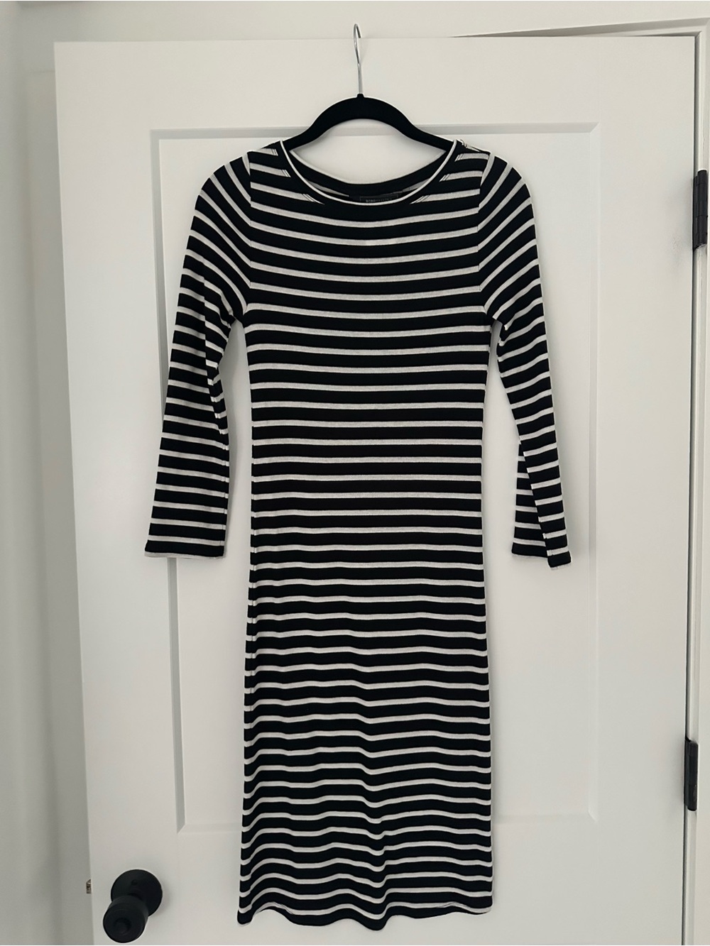 BCBGMAXAZRIA women’s black and white striped ribbed midi dress size medium